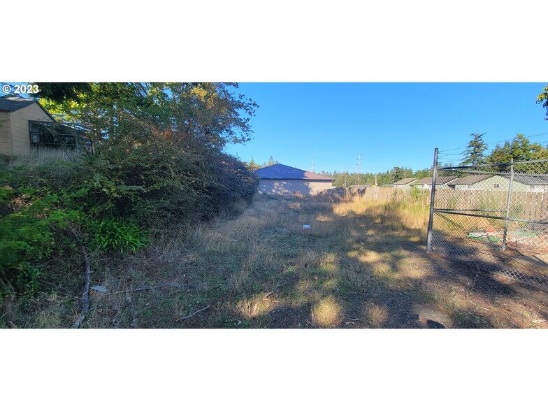 More Photos Of 1515 Newmark Ave, Coos Bay Auto Dealership For Sale