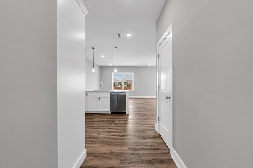 More Photos Of 33 Union Ave, Manasquan Apartments For Sale