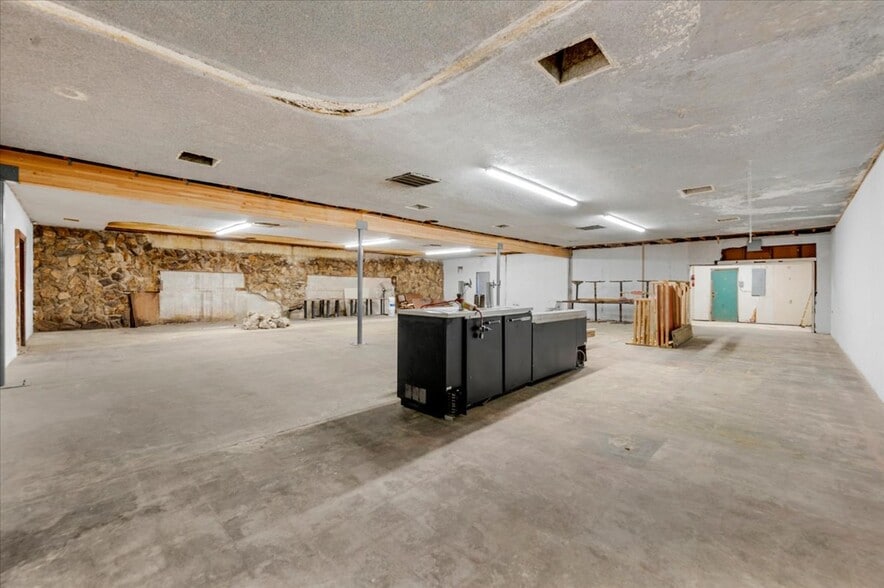 More Photos Of 636 Park Blvd, Orange Cove Freestanding For Sale