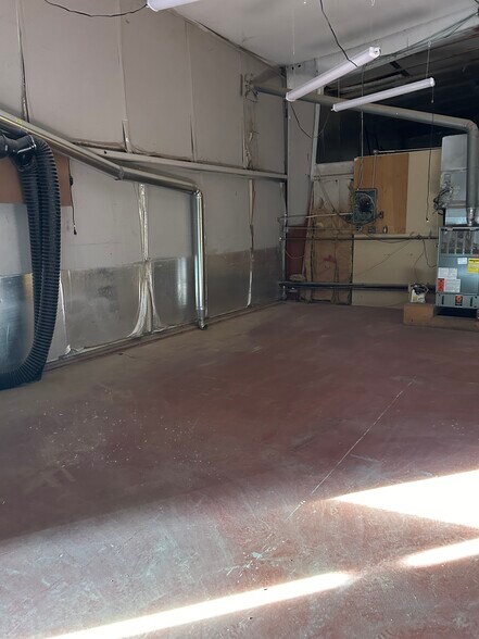 More Photos Of 1575 Roadrunner, Camp Verde Distribution For Lease