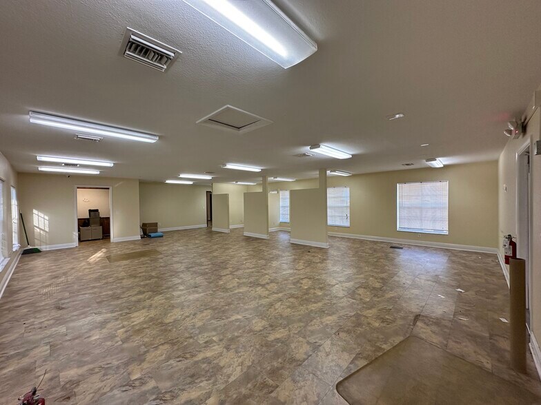 More Photos Of 115 E New Haven Ave, Melbourne Office For Sale