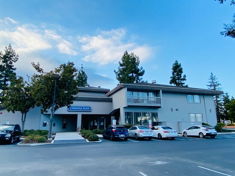 More Photos Of 10020 N De Anza Blvd, Cupertino Loft Creative Space For Lease