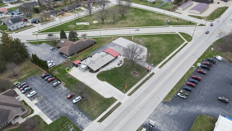 More Photos Of 707 W Park Ave, Kiel Restaurant For Sale