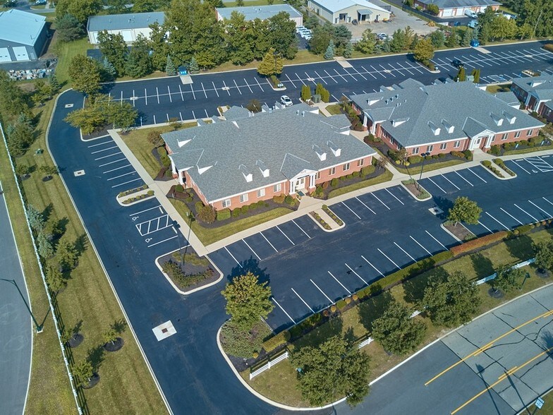 More Photos Of 5031 Forest Dr, New Albany Medical For Sale