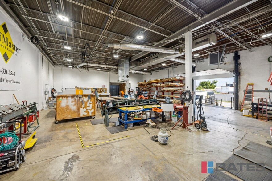 More Photos Of 8900 Ambassador Row, Dallas Distribution For Sale