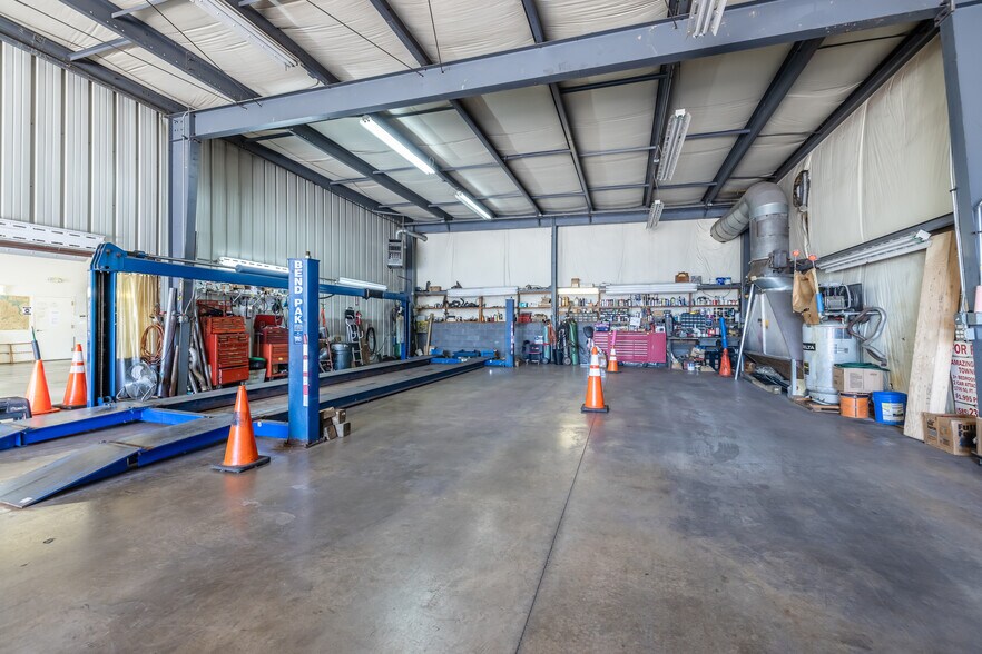 More Photos Of 85 Goodway Dr, Rochester Warehouse For Sale