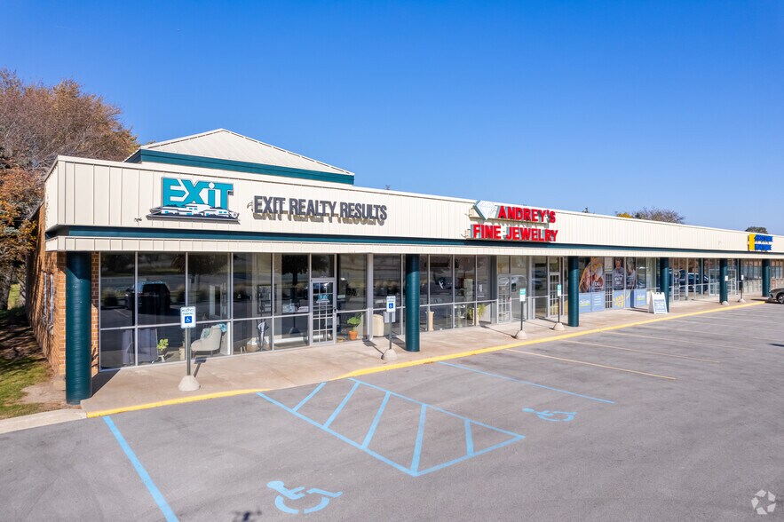 More Photos Of N64W24678 Main St, Sussex Freestanding For Lease