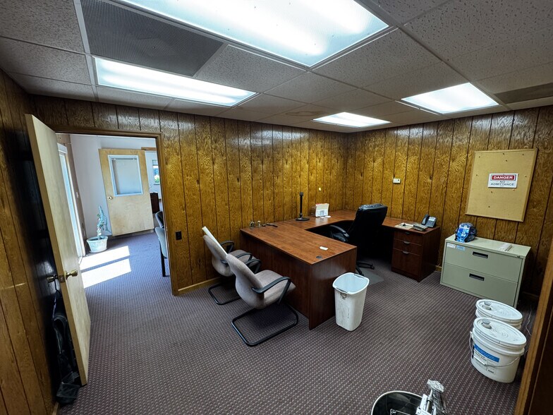More Photos Of 118 Diekamp Ln, Saint Charles Service For Lease