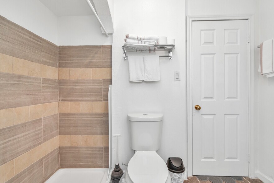 More Photos Of 915 8th St, Galveston Apartments For Sale