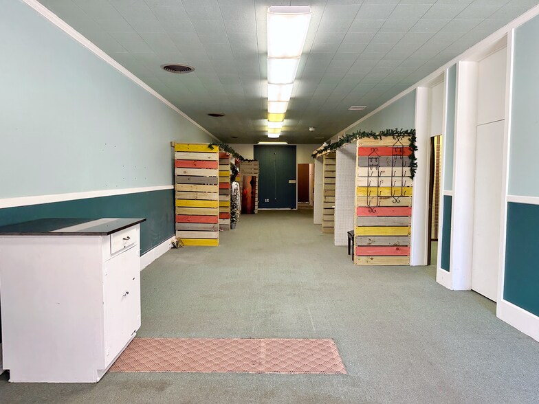 More Photos Of 105 N Main St, Atmore Office For Sale