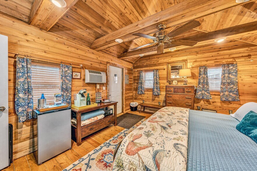 More Photos Of 185 Claiborne Ave, Rocky Mount Hospitality For Sale