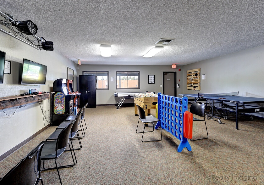 More Photos Of 18390 SW Farmington Rd, Aloha Religious Facility For Sale