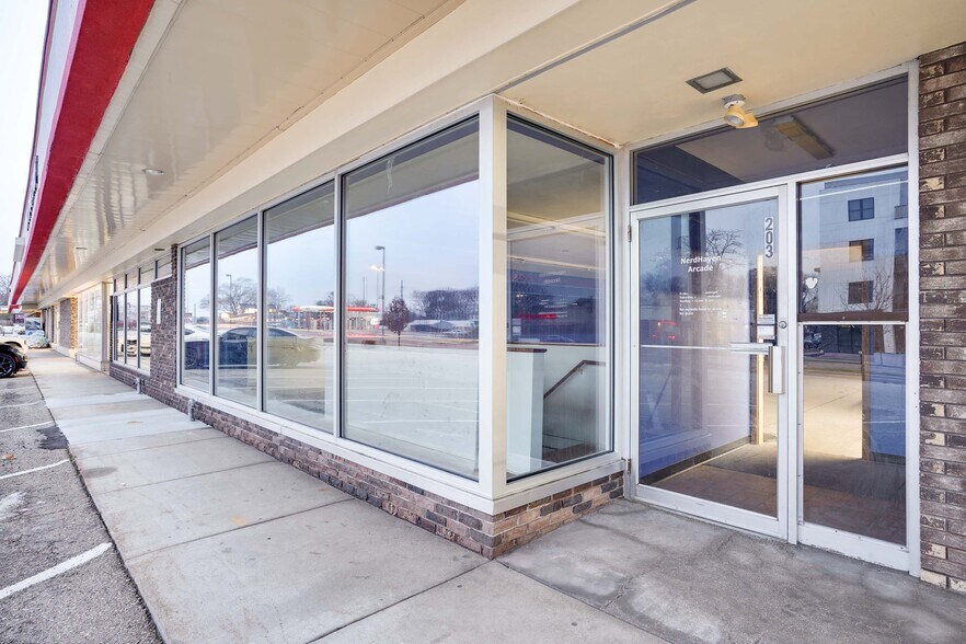 More Photos Of 195-209 Cottage Grove Rd, Madison Storefront For Lease