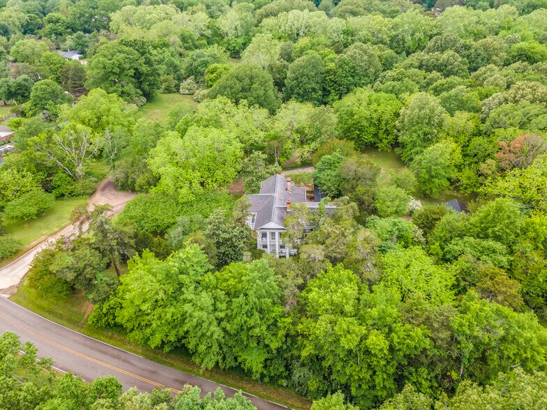 More Photos Of 607 Old West Point Rd, Starkville Hospitality For Sale