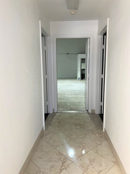 More Photos Of 801 Secretary Dr, Arlington Warehouse For Lease