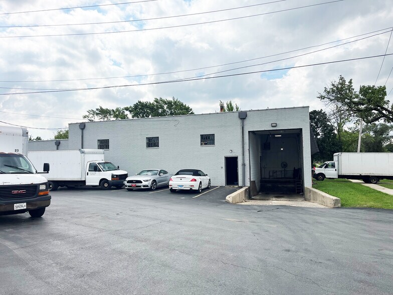 Primary Photo Of 701 N Michigan Ave, Villa Park Warehouse For Lease