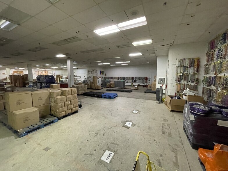 More Photos Of 2001 E Pass Rd, Gulfport Freestanding For Sale