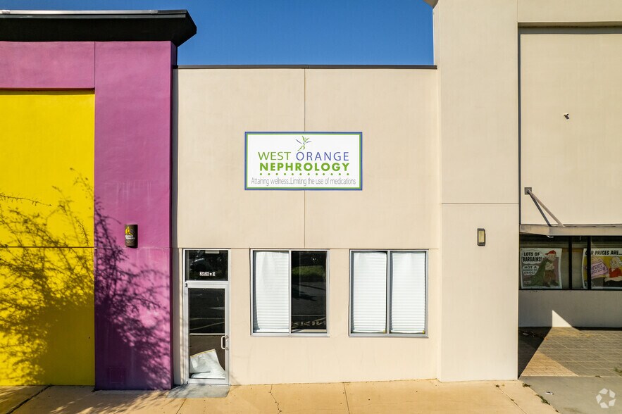 More Photos Of 2816-2830 S Bay St, Eustis General Retail For Lease