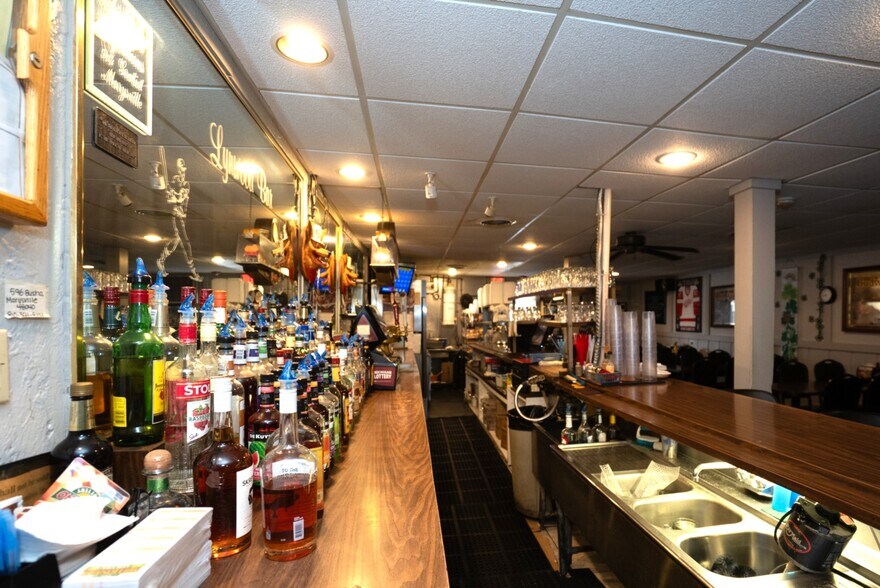 More Photos Of 596 Busha Hwy, Marysville Bar For Sale