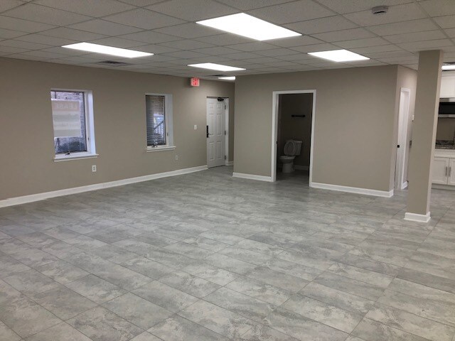 More Photos Of 4613 Pinecrest Office Park Dr, Alexandria Office For Lease