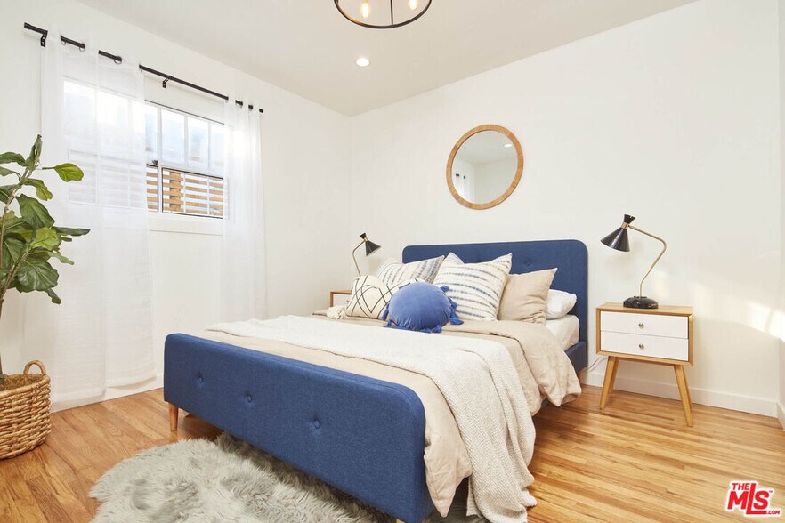 More Photos Of 2818 Abbot Kinney Blvd, Venice Apartments For Sale