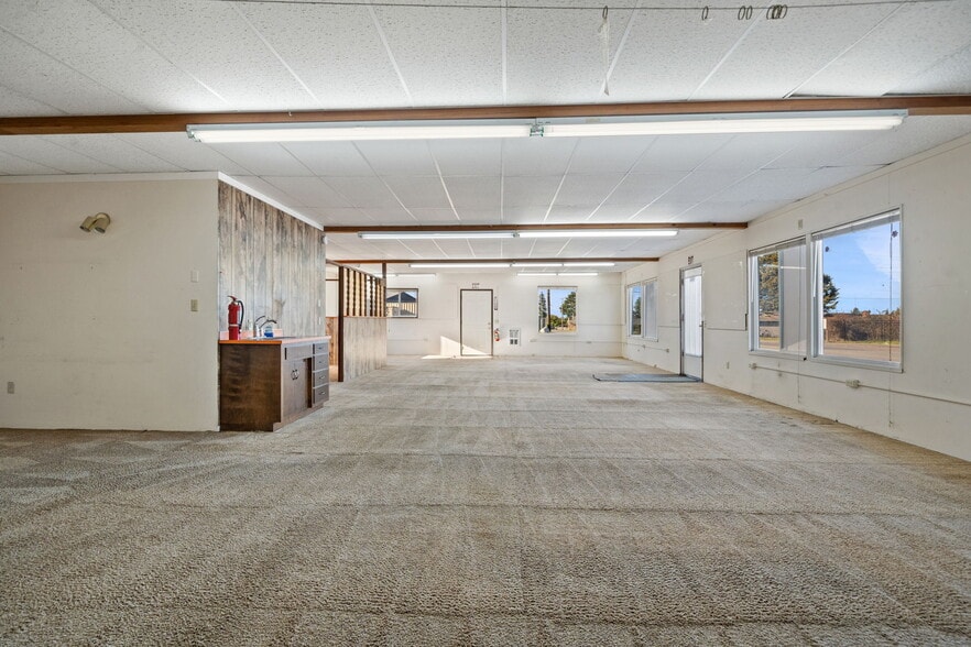 More Photos Of 503 S 3rd Ave, Sequim Flex For Lease