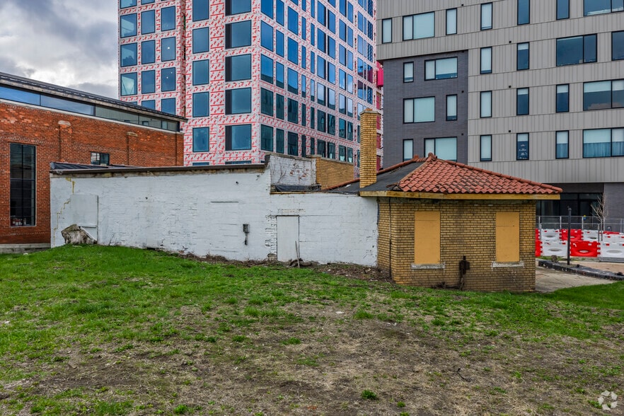 More Photos Of 3100 Brush St, Detroit Light Distribution For Lease