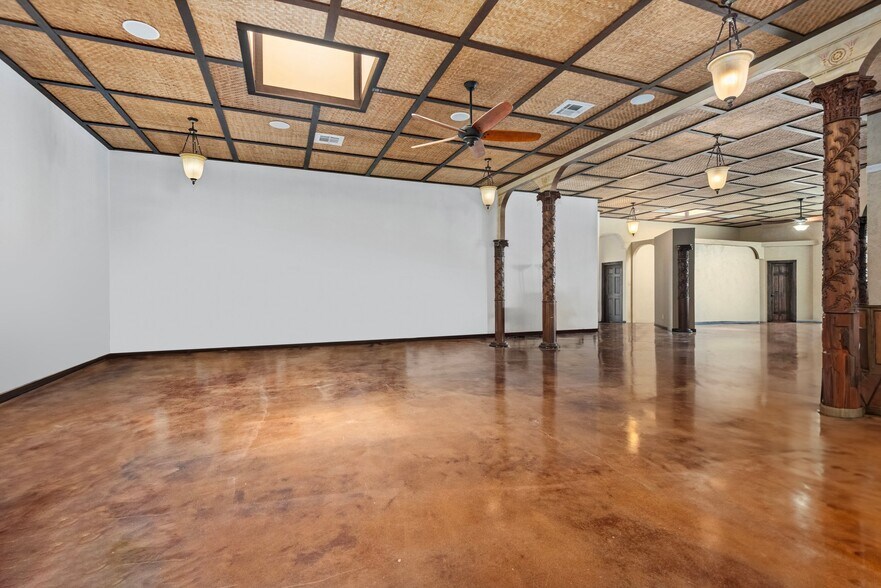 More Photos Of 1941 Spring Cypress Rd, Spring Warehouse For Sale