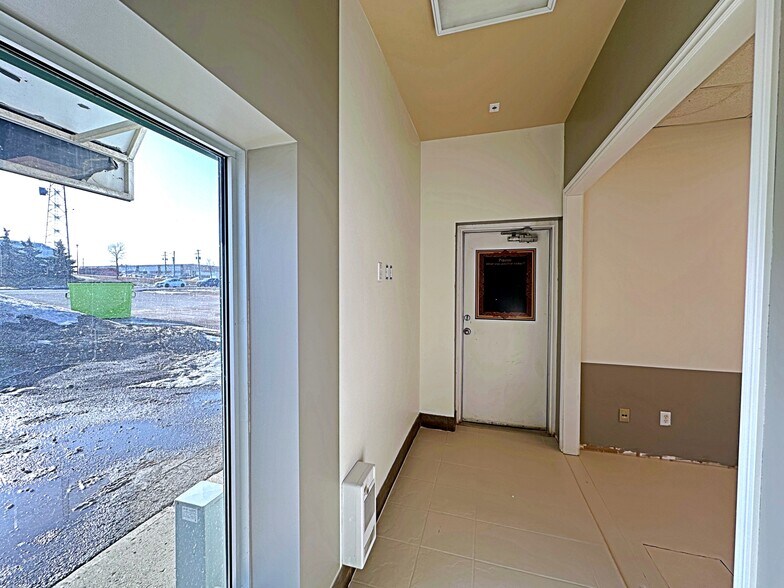 More Photos Of 195 Mackay Cres, Fort McMurray Warehouse For Sale