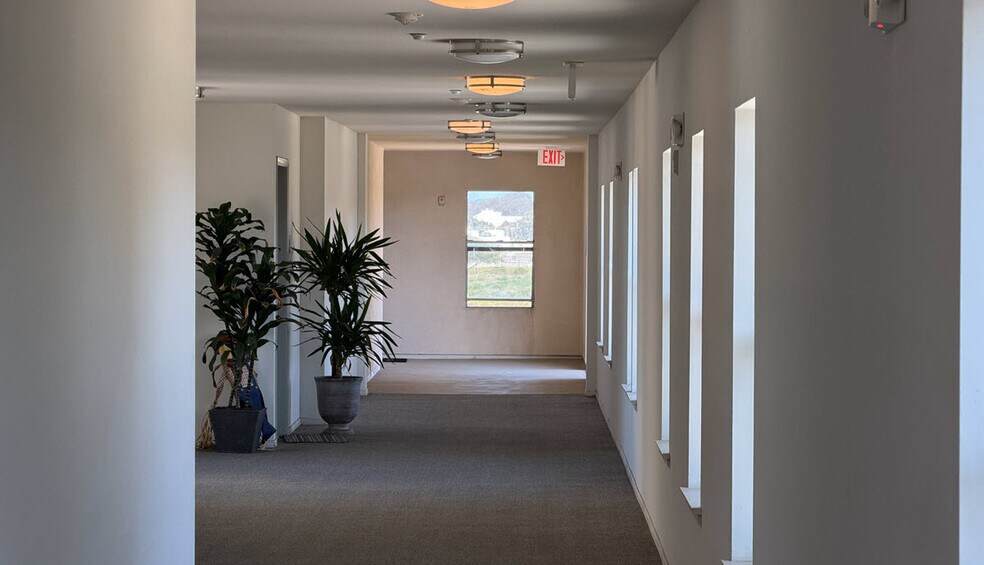 More Photos Of 6801 Embarcadero Ln, Carlsbad Apartments For Sale