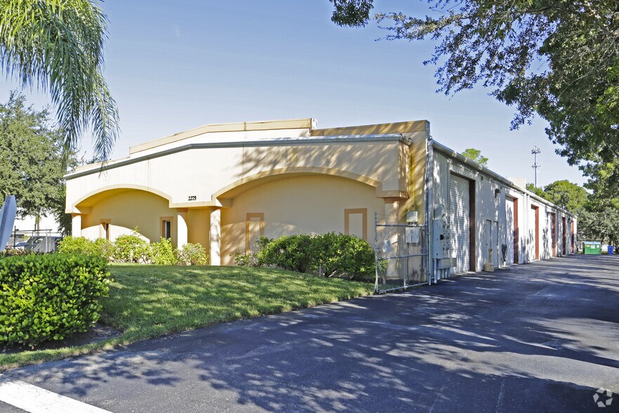 Primary Photo Of 2275 Bruner Ln, Fort Myers Showroom For Lease