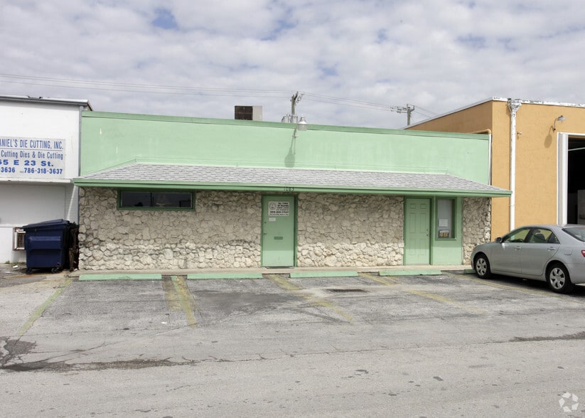 More Photos Of 1081-1083 E 23rd St, Hialeah Office For Lease