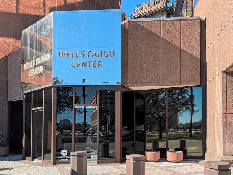 More Photos Of 100 S Ashley Dr, Tampa Coworking Space