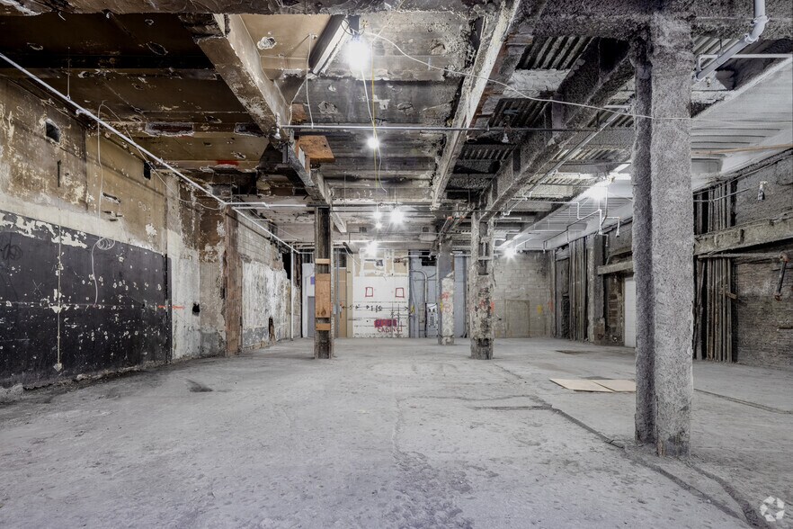 More Photos Of 50 W 34th St, New York Apartments For Lease