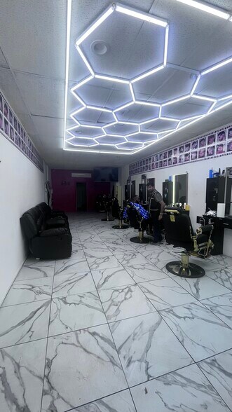 More Photos Of 3092 51st St, Woodside Storefront For Lease