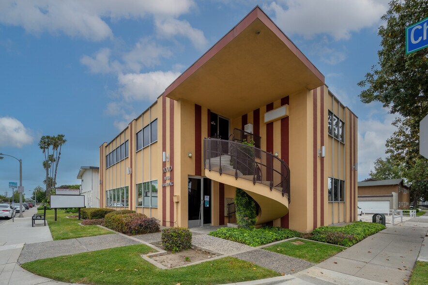 More Photos Of 2000 E Chapman Ave, Fullerton Medical For Lease