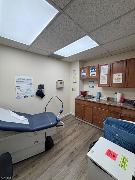 More Photos Of 188 Eagle Rock Ave, Roseland Office For Lease