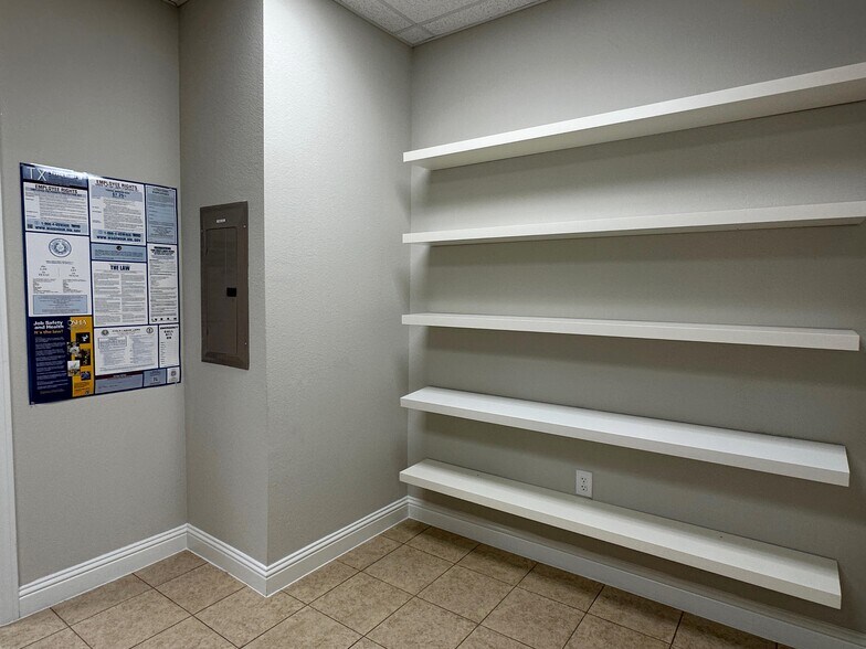 More Photos Of 1402 S Custer Rd, McKinney Medical For Lease