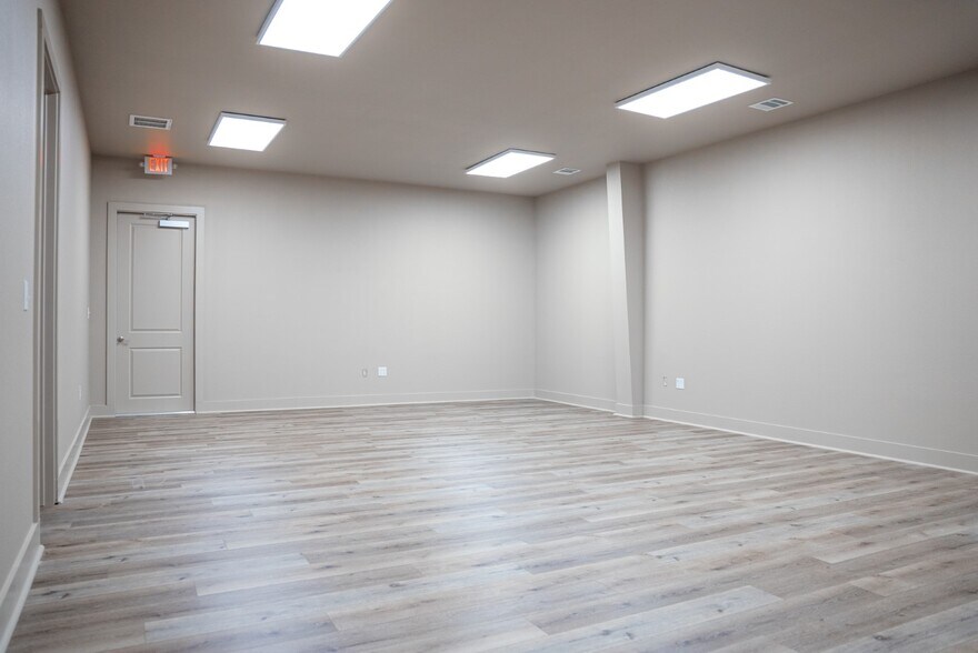 More Photos Of 4230 S Major Dr, Beaumont Warehouse For Lease