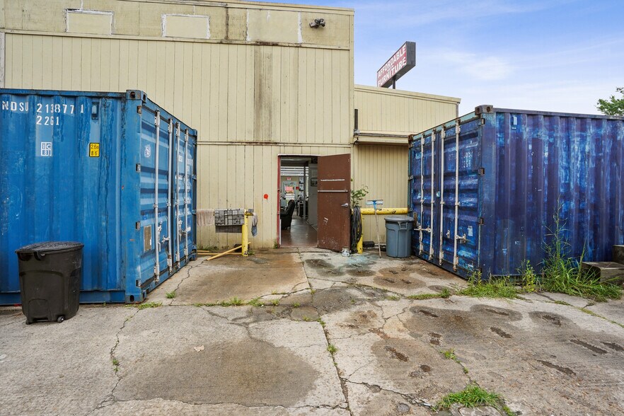 More Photos Of 10722 E I-10 Fwy, Houston Freestanding For Sale