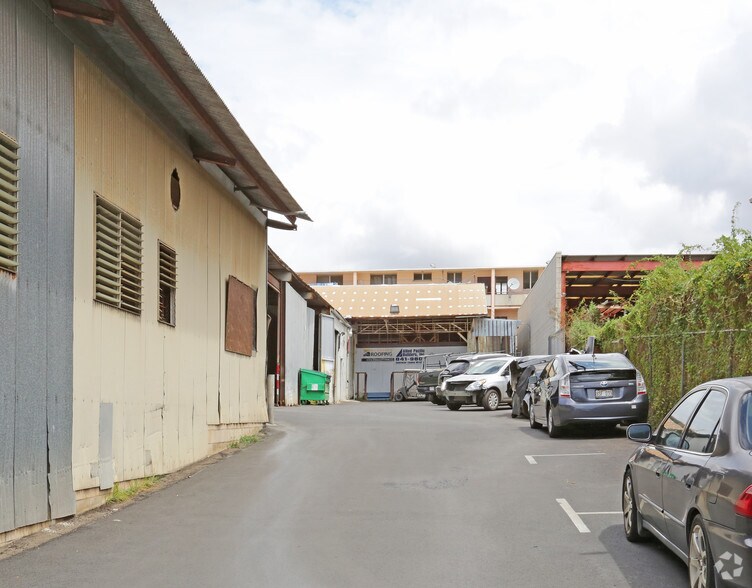 More Photos Of 94-252 B Pupuole St, Waipahu Warehouse For Lease