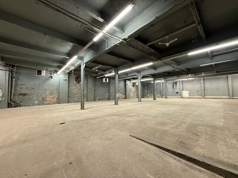 More Photos Of 1201 S 32nd St, Philadelphia Flex For Lease