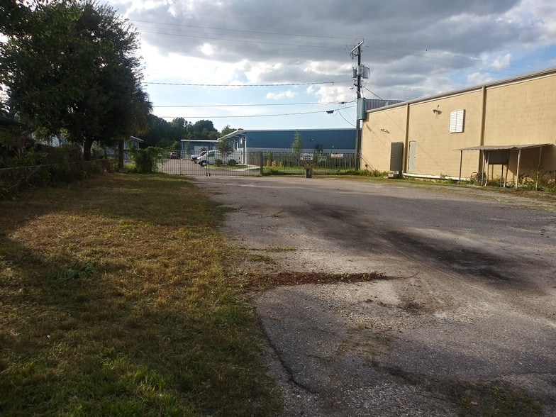 More Photos Of 5017 N Coolidge Dr, Tampa Warehouse For Sale