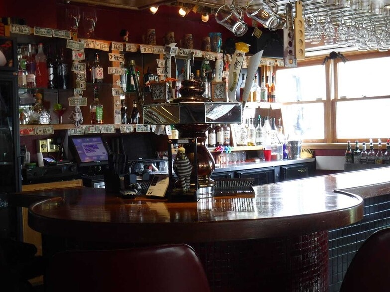 More Photos Of 210 S Water St, Stoughton Bar For Lease