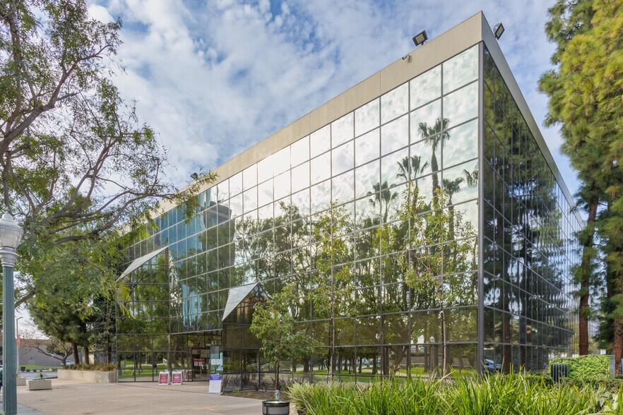 More Photos Of 100 S Anaheim Blvd, Anaheim Office For Sale