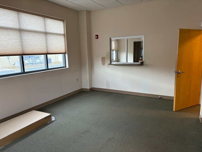 More Photos Of 11-17 Fallon Ave, Seaford Medical For Lease