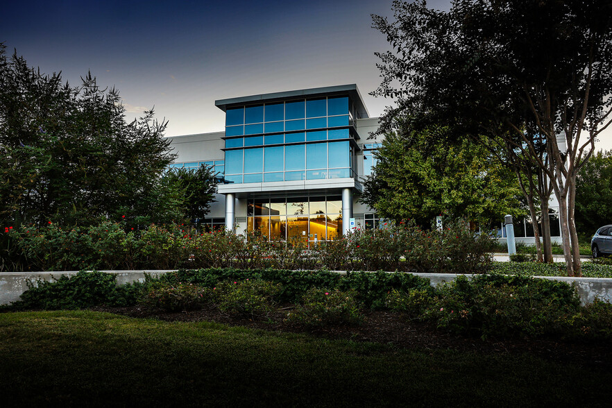 Primary Photo Of 2750 Technology Forest Blvd, The Woodlands Unknown For Lease