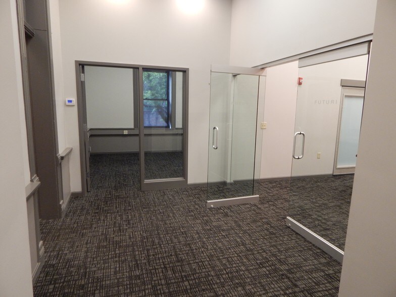 More Photos Of 1320 Sumner Ct, Cleveland Office For Lease