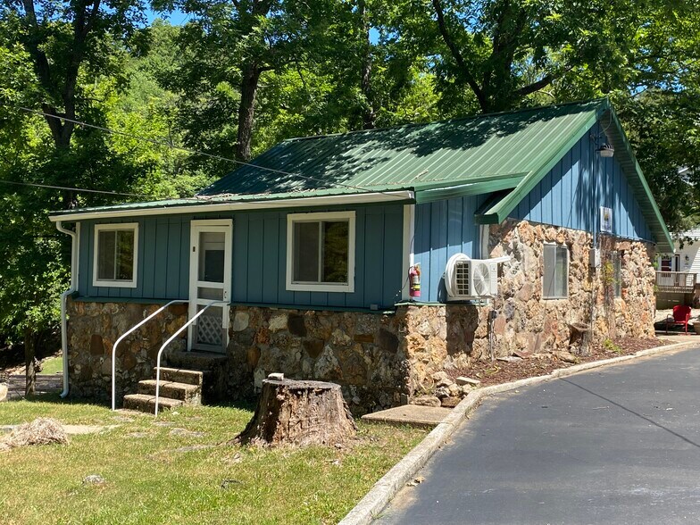 More Photos Of 256 Irish Hills Dr, Camdenton Hotel For Sale