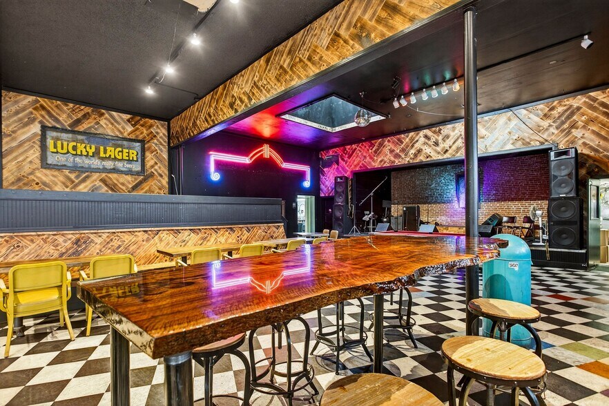 More Photos Of 824 Oroville Ave, Chico General Retail For Lease